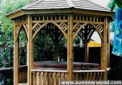 Gazebo and Jacuzzi 2_mid.jpg